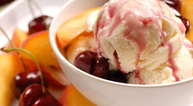 This Manhattan Sundae With Peaches Is an Ideal Summer Dessert - Vimarsana News