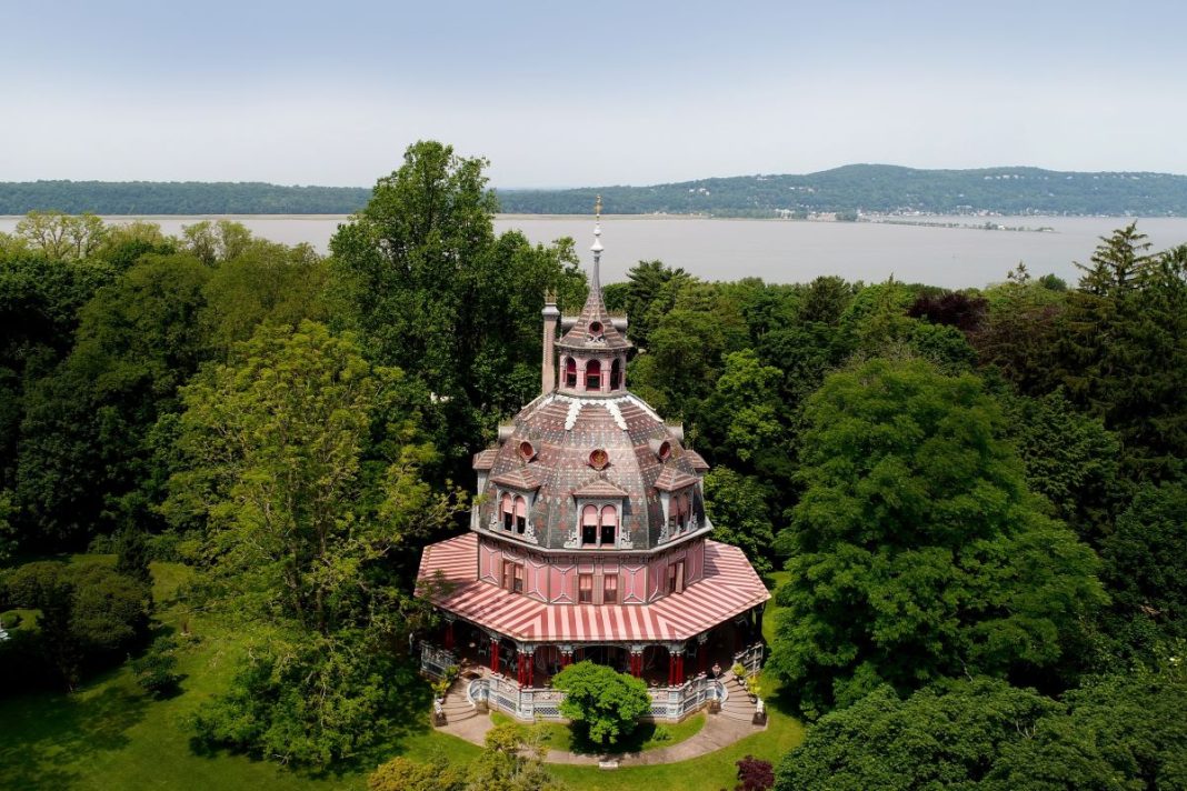 Armour-Stiner House Spotlights History, Family, and Lots of Pink
