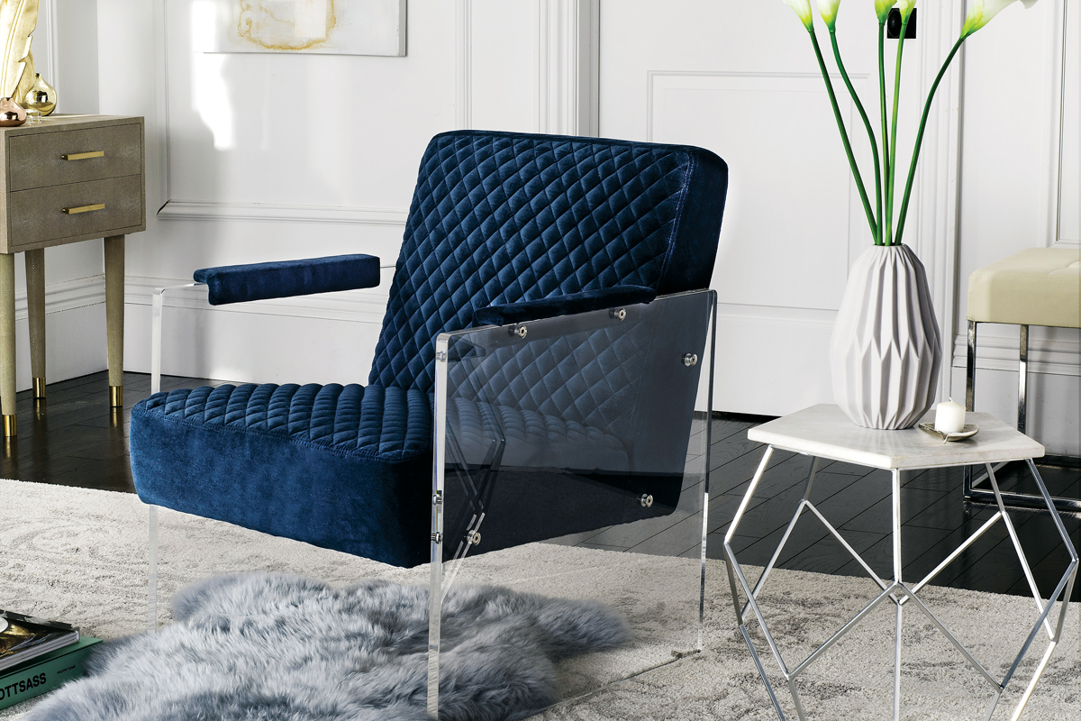18 Beautiful Navy Blue Home Accessories and Furnishings