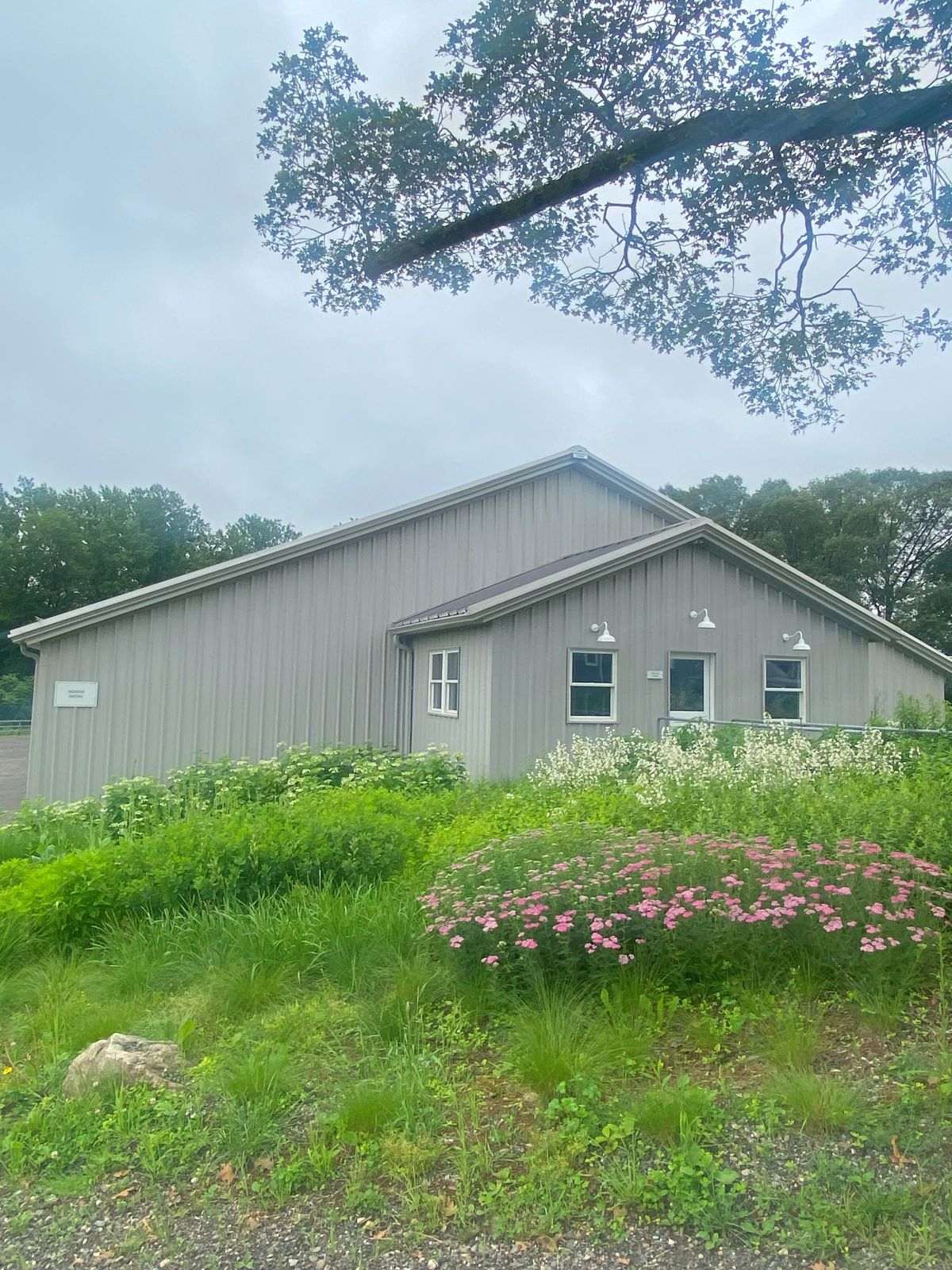 Endeavor barn