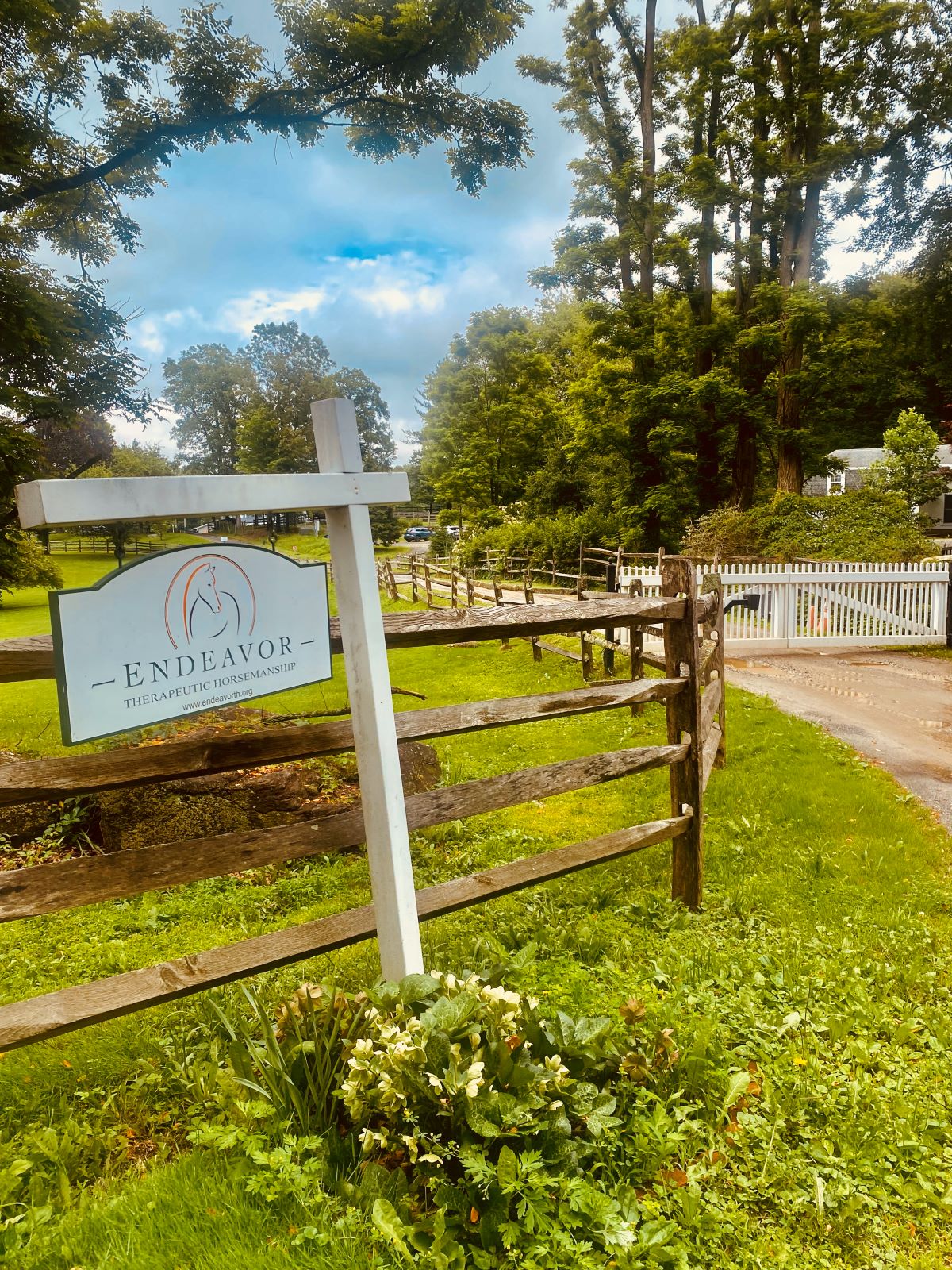 Endeavor's sign on the farm